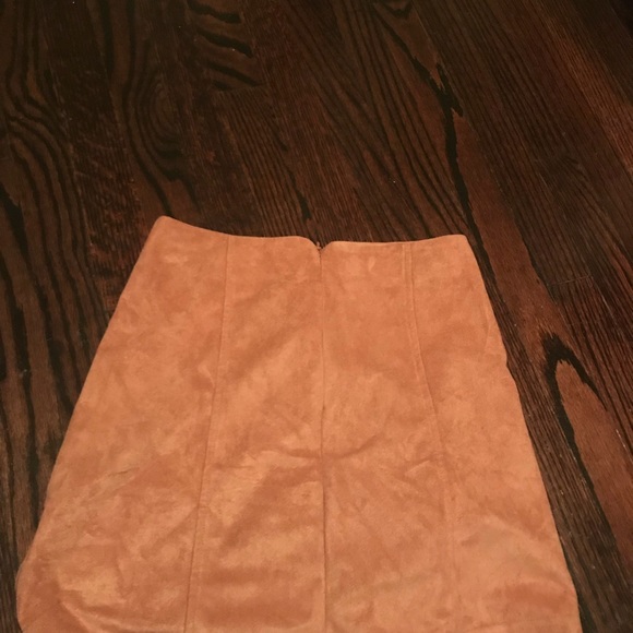 Pink suede skirt - Picture 5 of 5